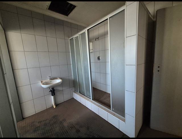 620M² WAREHOUSE FOR SALE IN KNIGHTS